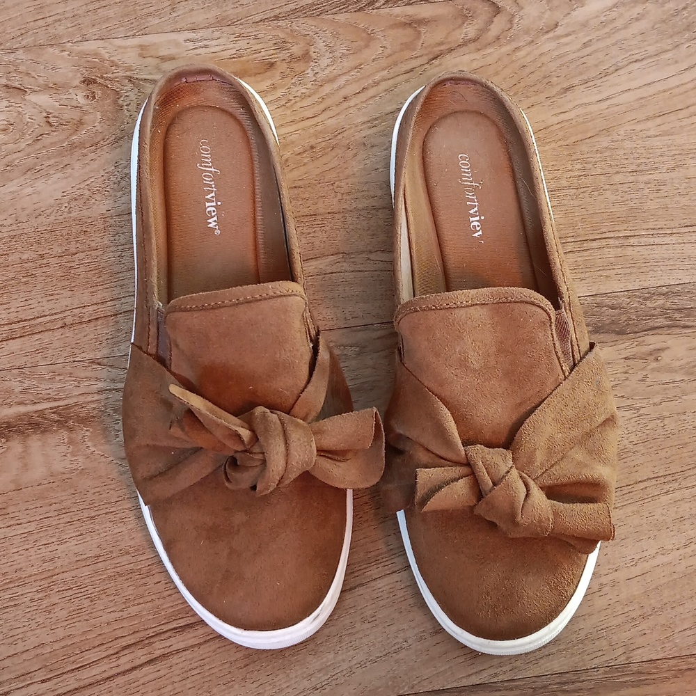 Comfort View Suede Slides